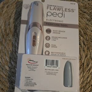 LAWLESS Flawless Pedi Electronic Tool - Silver and White